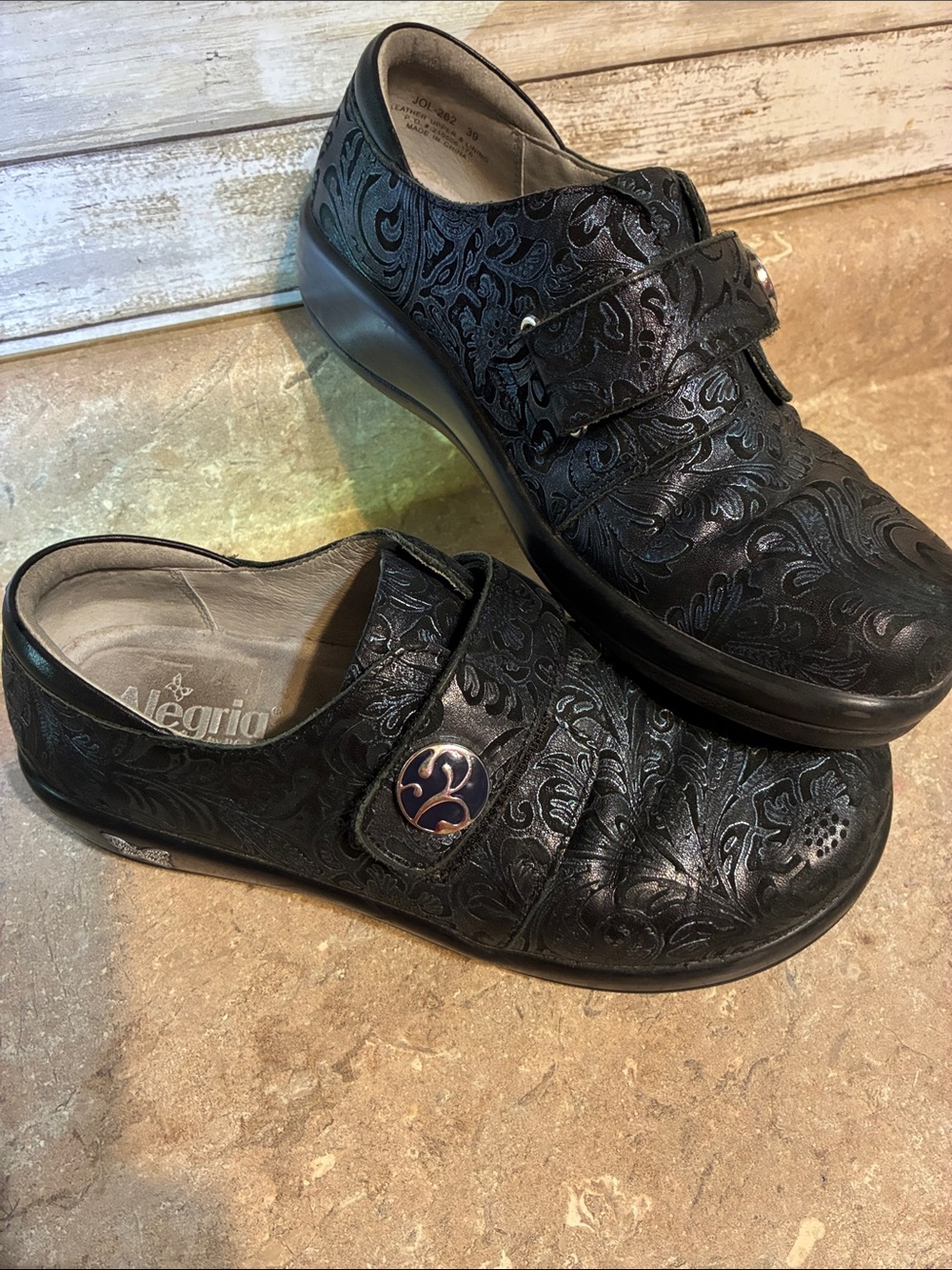 Algeria Size 8.5 Black Embossed Paisley Slip-On Clog